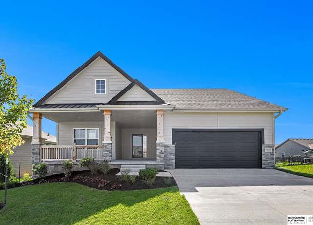 Property at 9801 S 184th Ave, Omaha, NE 68136, 4 beds, 3 baths