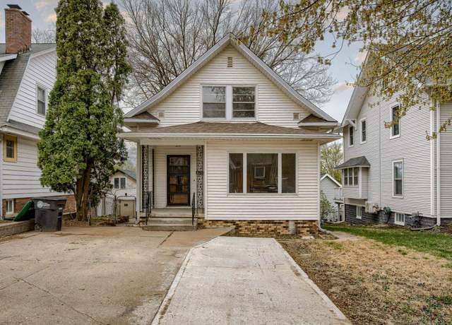 Property at 918 S 38th St, Omaha, NE 68105, 4 beds, 1.5 baths
