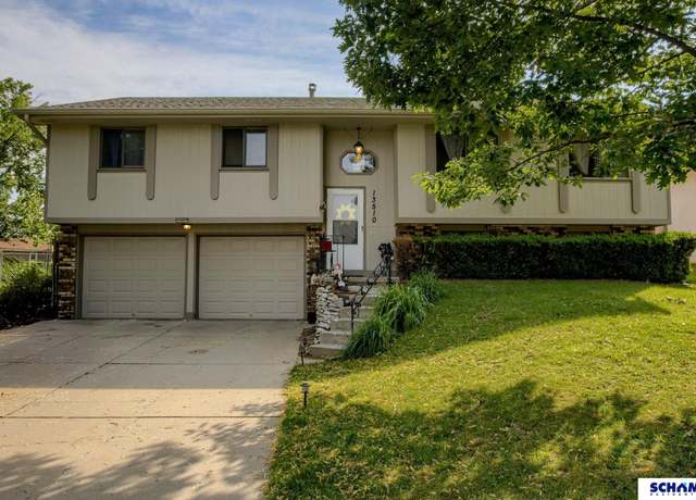 Property at 13510 Atwood Ave, Omaha, NE 68144, 3 beds, 2 baths