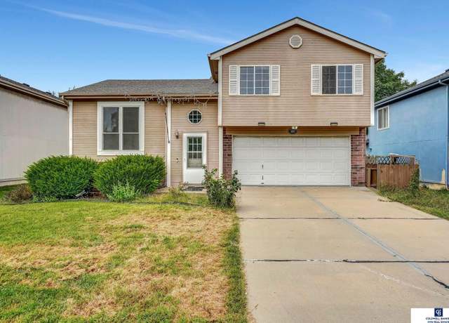 Property at 6810 N 116th Cir, Omaha, NE 68164, 3 beds, 2 baths