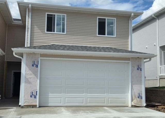 Property at 9314 Merryvale Dr, Lincoln, NE 68526, 3 beds, 2.5 baths