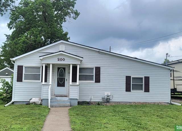 Property at 200 W 19th St, York, NE 68467, 3 beds, 1 bath