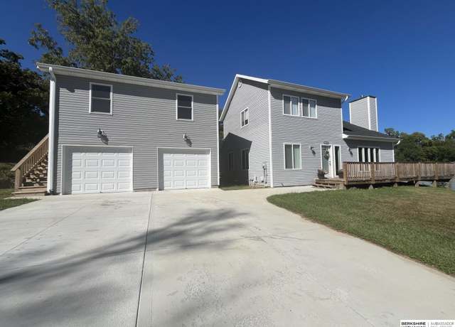 Property at 1702 Avenue A, Plattsmouth, NE 68048, 3 beds, 3.5 baths