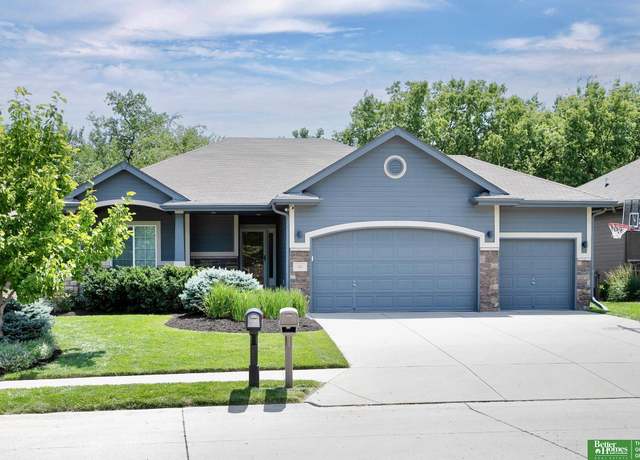 Property at 521 S 182nd St, Omaha, NE 68022, 4 beds, 3 baths