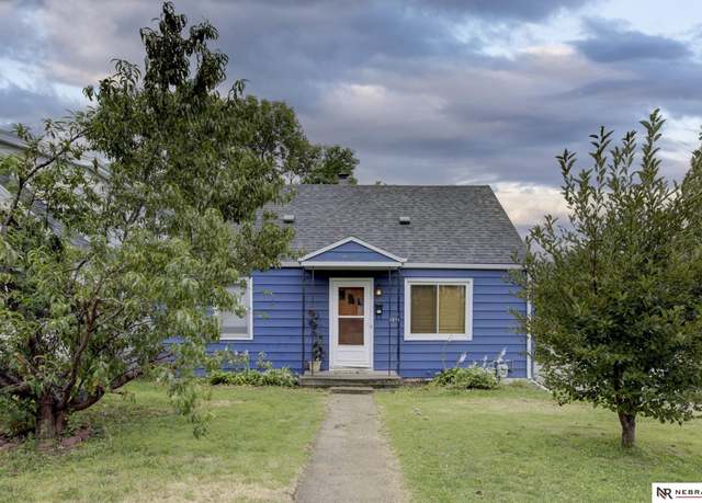 Property at 3841 Castelar St, Omaha, NE 68105, 3 beds, 2 baths