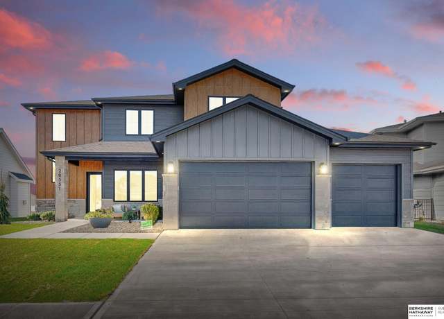 Property at 28551 Jessie Cir, Valley, NE 68064, 5 beds, 3.5 baths