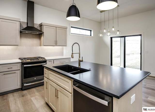 Property at 16886 Crown Point Ave, Omaha, NE 68116, 4 beds, 3.5 baths
