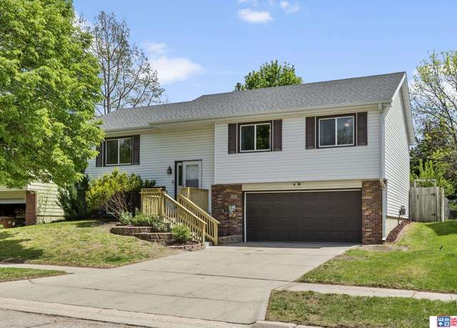 Property at 545 W Chadderton Dr, Lincoln, NE 68521, 3 beds, 3 baths