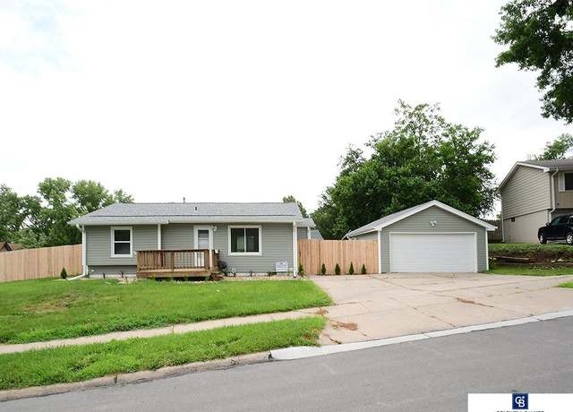 Property at 7601 S 72nd Ave, La Vista, NE 68128, 3 beds, 1 bath