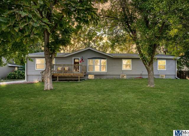 Property at 2410 S 16th St, Council Bluffs, IA 51501, 4 beds, 2 baths