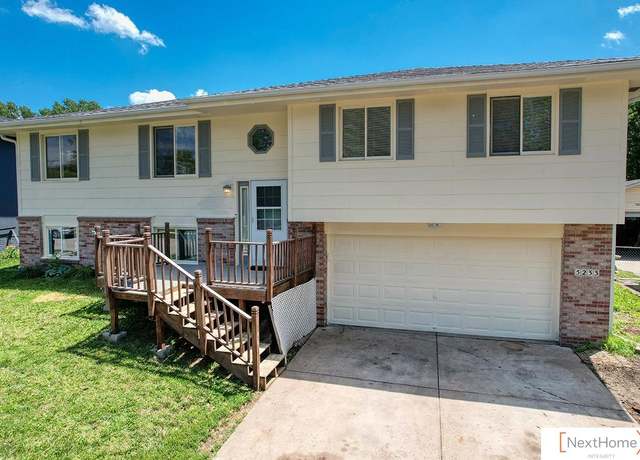 Property at 5233 W Leighton Ave, Lincoln, NE 68524, 3 beds, 3 baths
