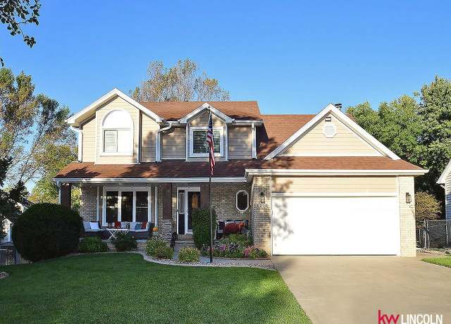 Property at 6205 S 46th St, Lincoln, NE 68516, 5 beds, 3.5 baths