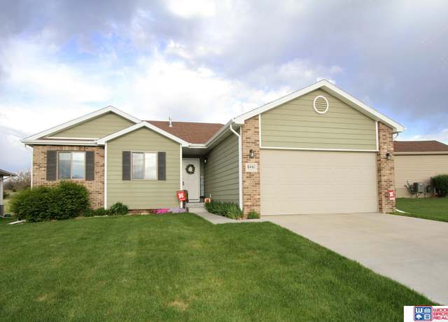 Property at 6441 N 11th St, Lincoln, NE 68521, 4 beds, 2 baths