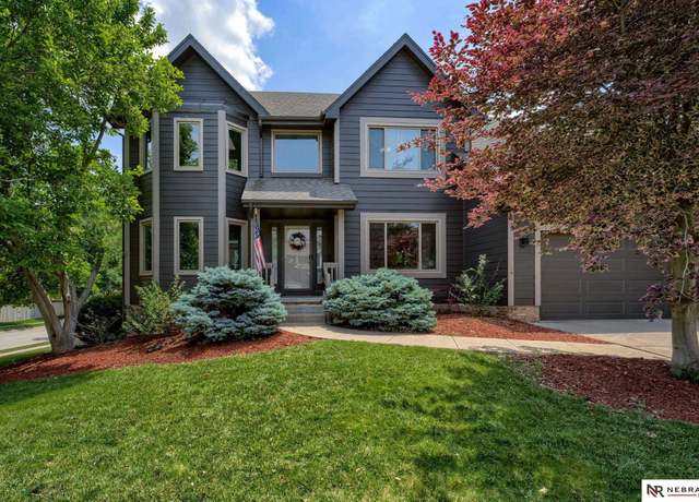 Property at 2901 Sheridan Rd, Bellevue, NE 68123, 5 beds, 3.5 baths