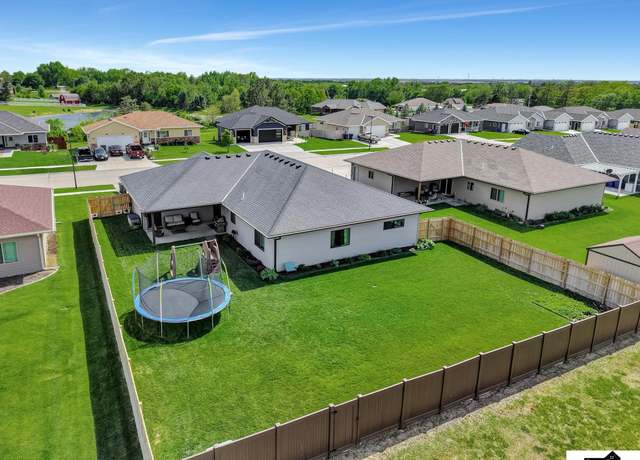 Property at 1946 Eastgate Dr, Crete, NE 68333, 3 beds, 2 baths