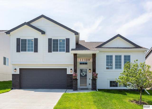 Property at 11109 Sunrise St, Omaha, NE 68142, 3 beds, 2 baths