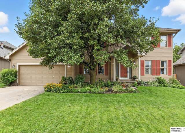 Property at 6310 N 104th St, Omaha, NE 68134, 4 beds, 3.5 baths