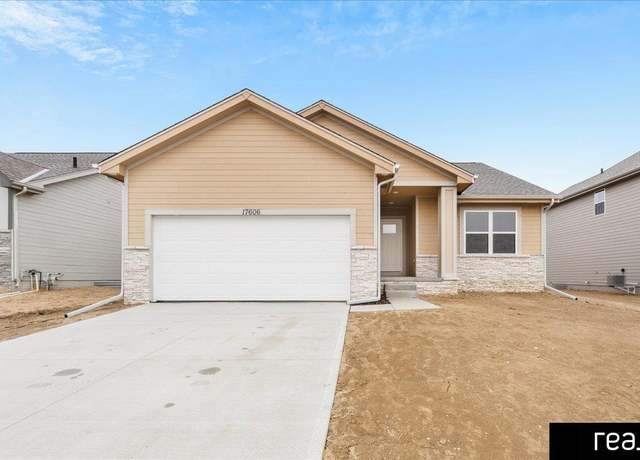 Property at 17606 Hanover St, Bennington, NE 68007, 2 beds, 2.5 baths