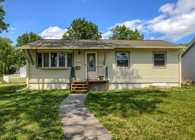 Property at 12180 Pedersen Dr, Omaha, NE 68144, 4 beds, 1.5 baths