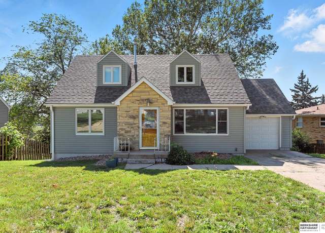 Property at 814 N 4th St, Bellevue, NE 68005, 4 beds, 1.5 baths