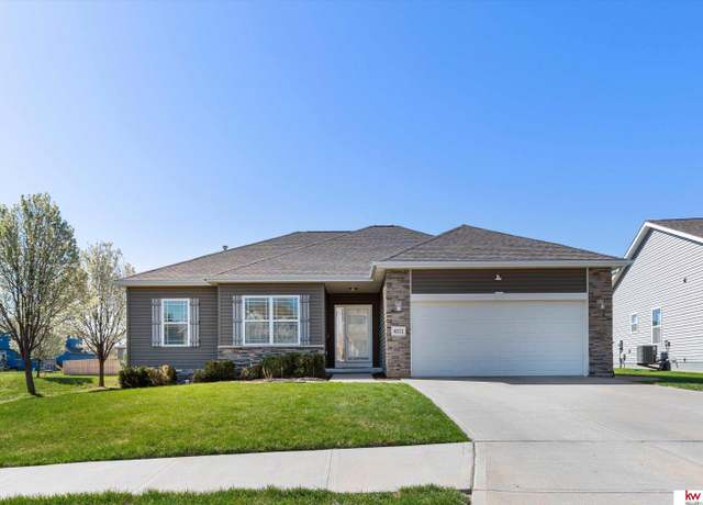 Property at 4311 Brook Dr, Bellevue, NE 68123, 4 beds, 3 baths