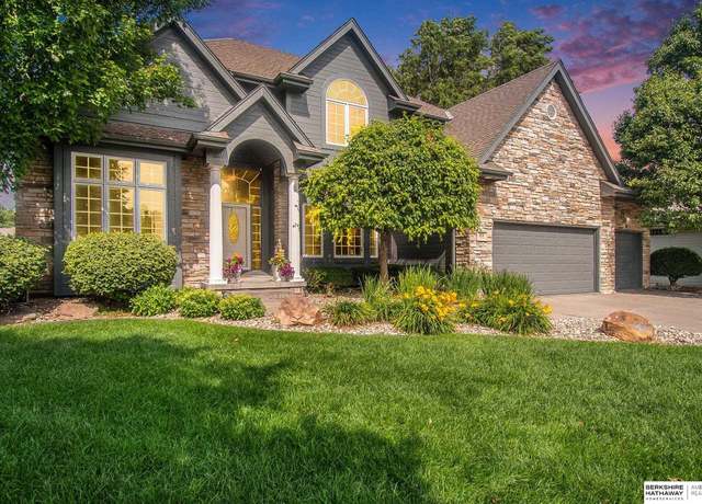 Property at 816 S 180th Ave, Elkhorn, NE 68022, 6 beds, 4.5 baths