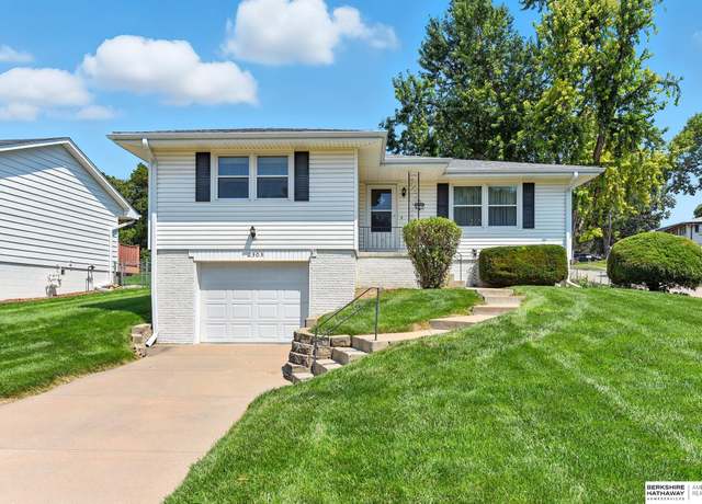 Property at 2505 N 98th Ave, Omaha, NE 68134, 3 beds, 1.5 baths