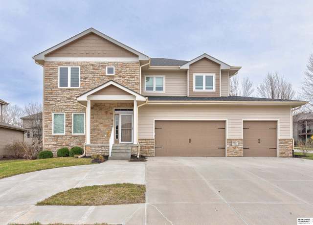 Property at 7301 N 154th Ave, Bennington, NE 68007, 7 beds, 3.5 baths
