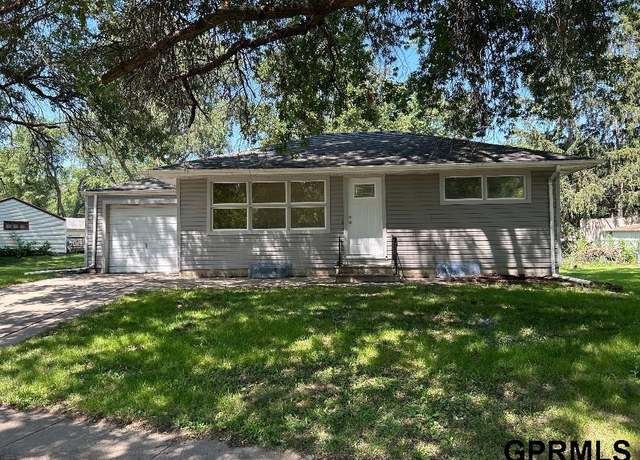 Property at 3141 N 68th St, Lincoln, NE 68507, 3 beds, 2 baths