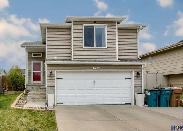 Property at 1605 SW Jordan St, Lincoln, NE 68522, 3 beds, 3 baths