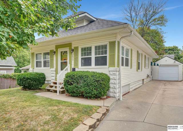 Property at 2849 Everett St, Lincoln, NE 68502, 2 beds, 3 baths