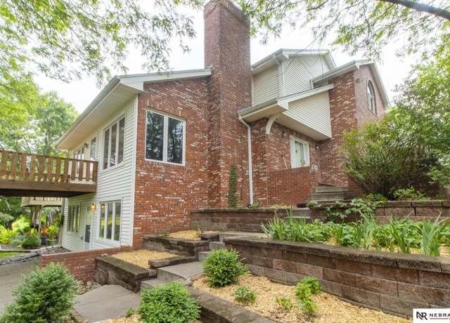 Property at 6409 Westminster Ct, Lincoln, NE 68510, 4 beds, 3.5 baths