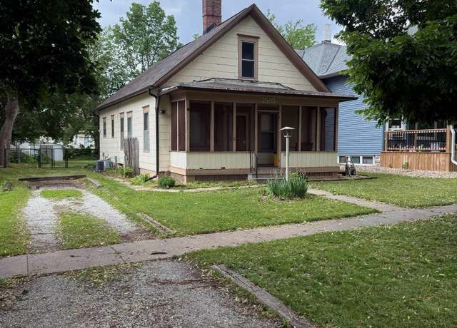 Property at 2535 S St, Lincoln, NE 68503, 3 beds, 1 bath
