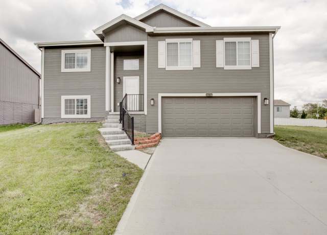 Property at 7707 N 88th St, Omaha, NE 68122, 3 beds, 2.5 baths