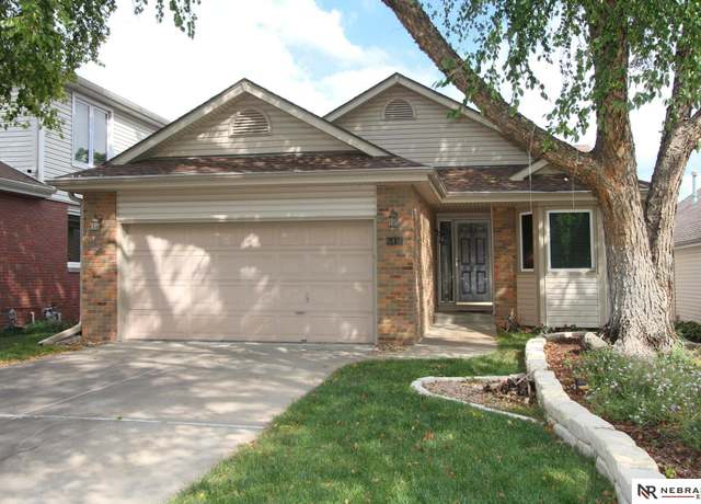 Property at 6432 Westminster Ct, Lincoln, NE 68510, 4 beds, 2 baths