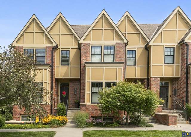 Property at 7018 Straffan Pl, Lincoln, NE 68516, 3 beds, 3.5 baths