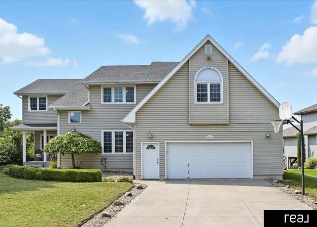 Property at 16606 Hilo Cir, Papillion, NE 68046, 4 beds, 3 baths