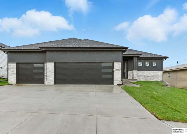 Property at 8222 N 167th Ave, Bennington, NE 68007, 5 beds, 3 baths