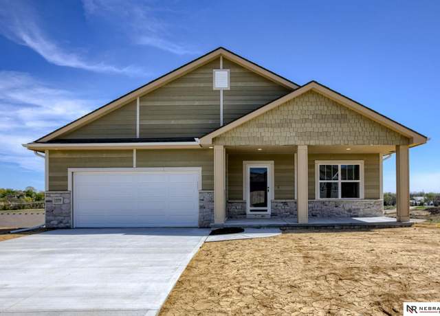 Property at 16006 Daniel St, Bennington, NE 68007, 3 beds, 3 baths