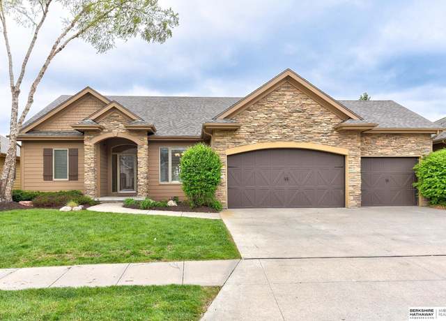 Property at 1414 S 189th Ct, Omaha, NE 68130, 4 beds, 2.5 baths