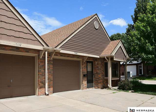 Property at 7140 Stony Ridge Rd, Lincoln, NE 68507, 2 beds, 1 bath