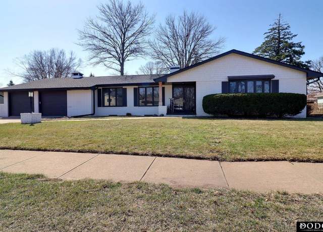 Property at 2225 E 7th St, Fremont, NE 68025, 3 beds, 3 baths