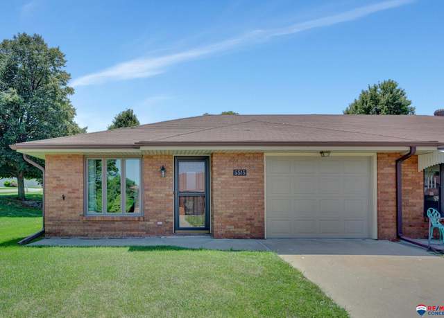 Property at 5515 Enterprise Dr, Lincoln, NE 68521, 3 beds, 2.5 baths