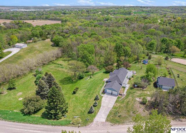 Property at 6530 North Ridge Rd, Fort Calhoun, NE 68023, 4 beds, 3 baths