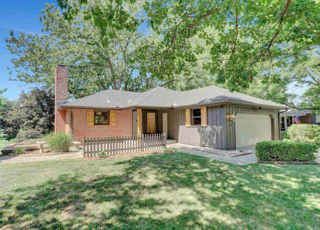 Property at 8025 Talbot Trl, Lincoln, NE 68506, 4 beds, 2 baths