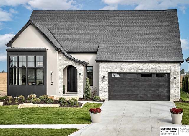 Property at 21112 Laurel Ave, Omaha, NE 68022, 3 beds, 2.5 baths