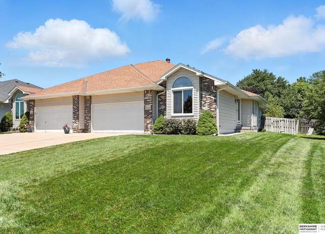 Property at 15364 Burdette St, Omaha, NE 68116, 3 beds, 3 baths