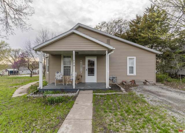 Property at 709 S 11 St, Beatrice, NE 68310, 2 beds, 1 bath
