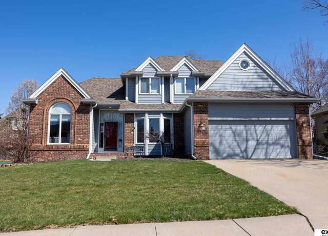 Property at 5801 S 167th Ave, Omaha, NE 68135, 5 beds, 3.5 baths