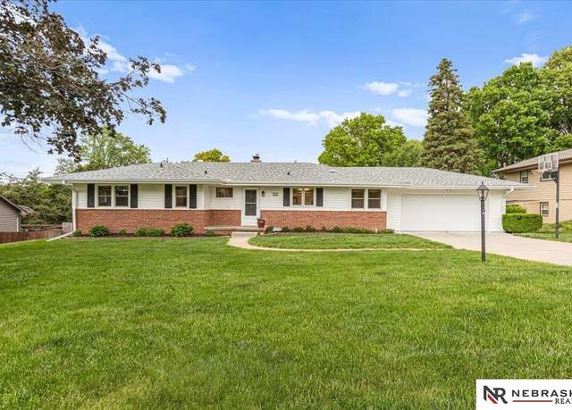 Property at 4430 Sunny Slope Ave, Omaha, NE 68134, 4 beds, 3 baths